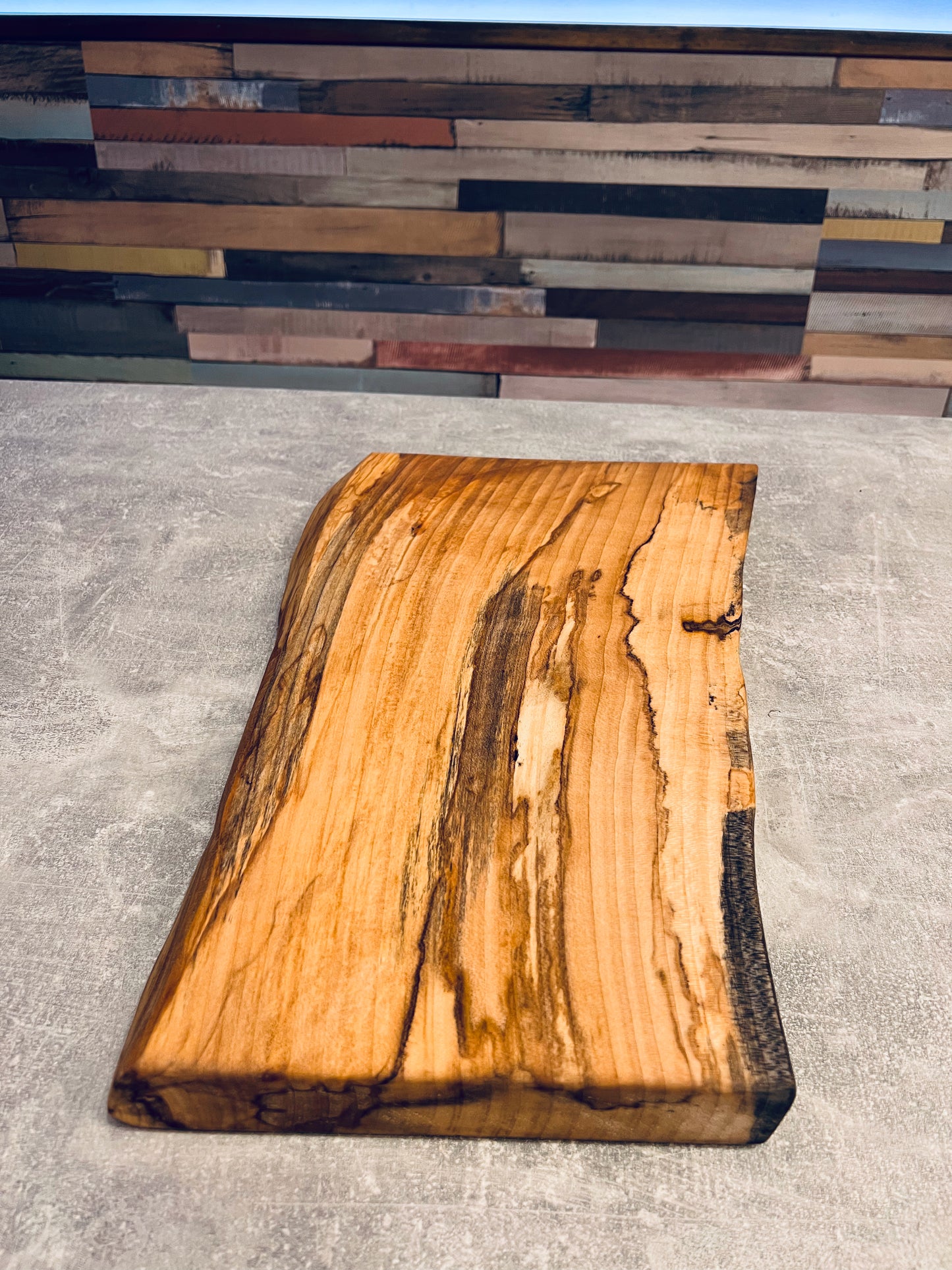 46 x 30 x 4 cm - Live Edge Sycamore Chopping Board