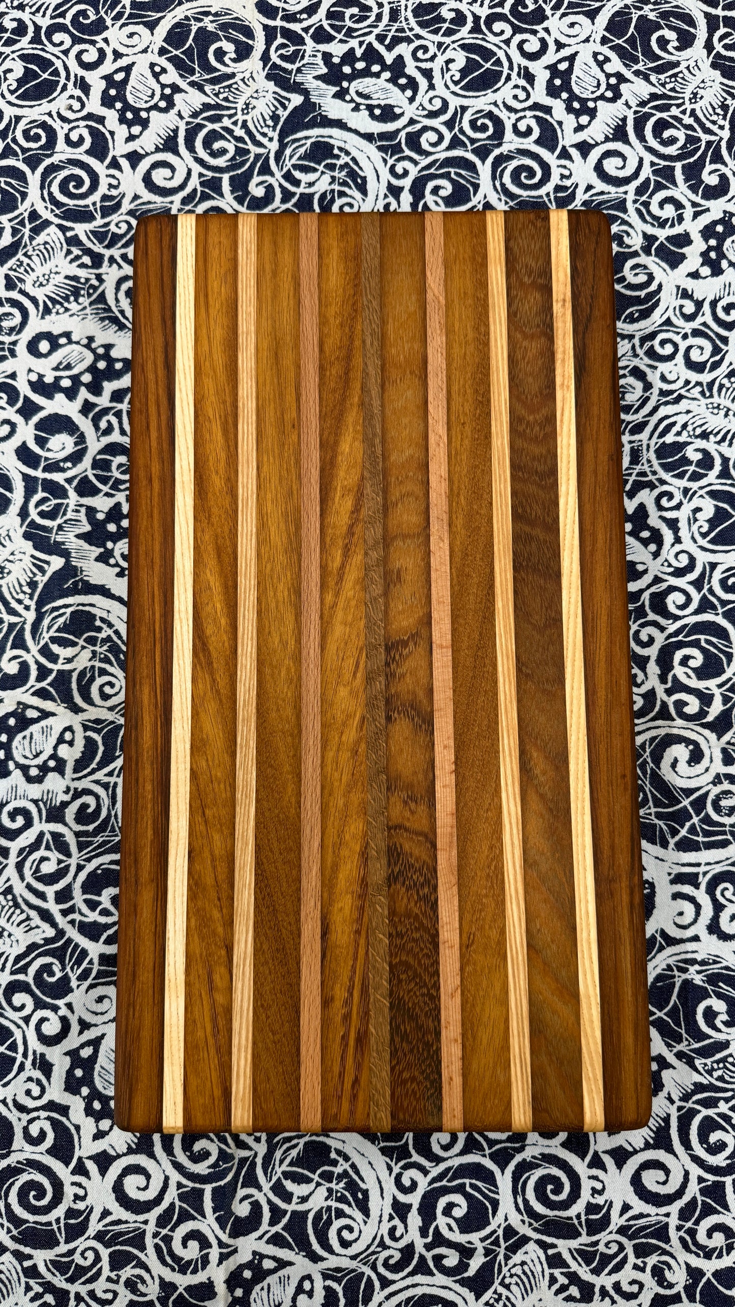 50 x 27 x 5 cm - Striped Chopping Board