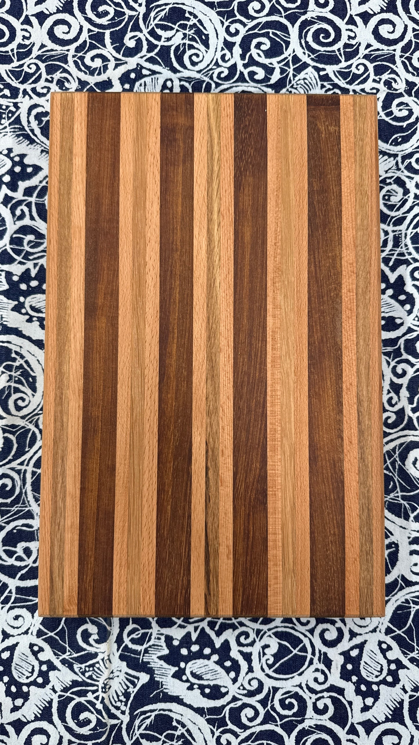 40 x 26 x 5 cm - Striped Chopping Board