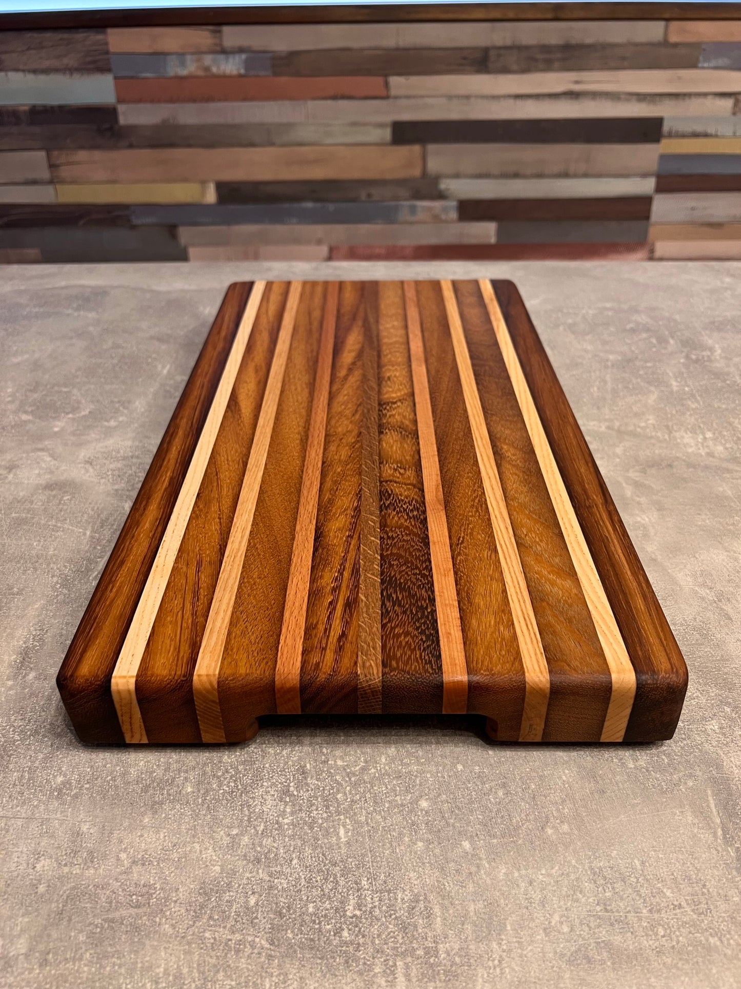 50 x 27 x 5 cm - Striped Chopping Board
