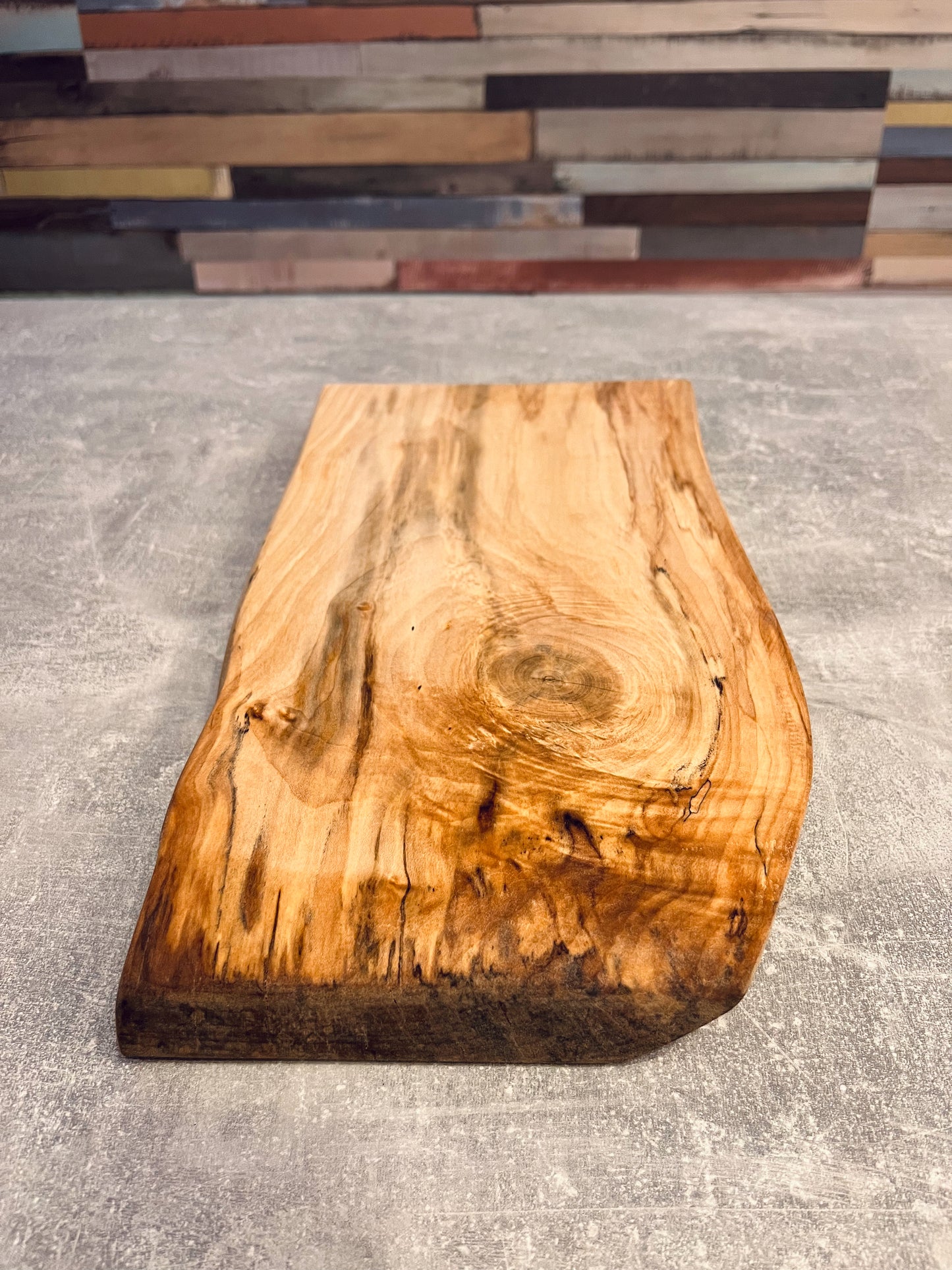 39 x 22 x 4 cm - Live Edge Sycamore Chopping Board