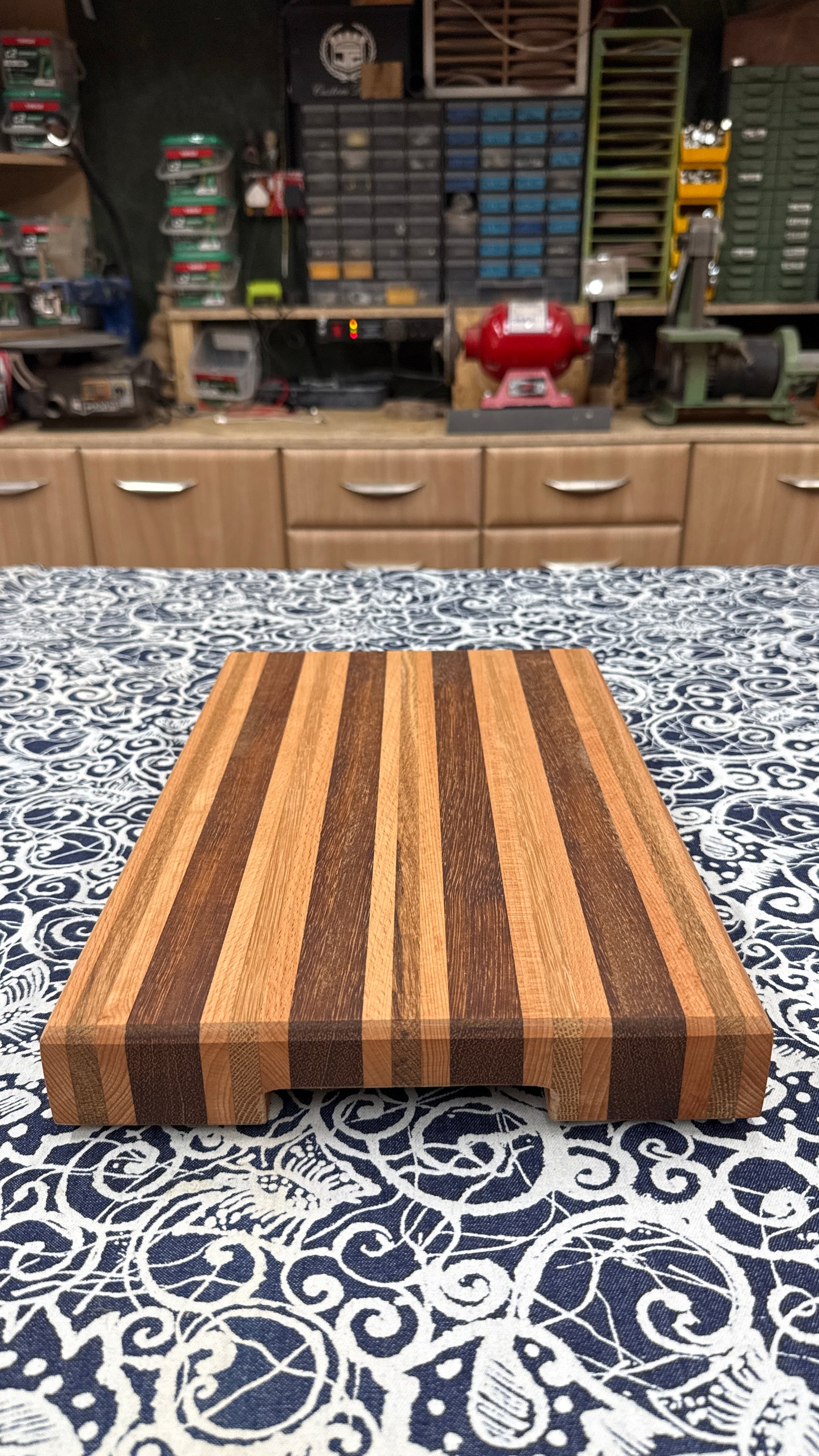 40 x 26 x 5 cm - Striped Chopping Board