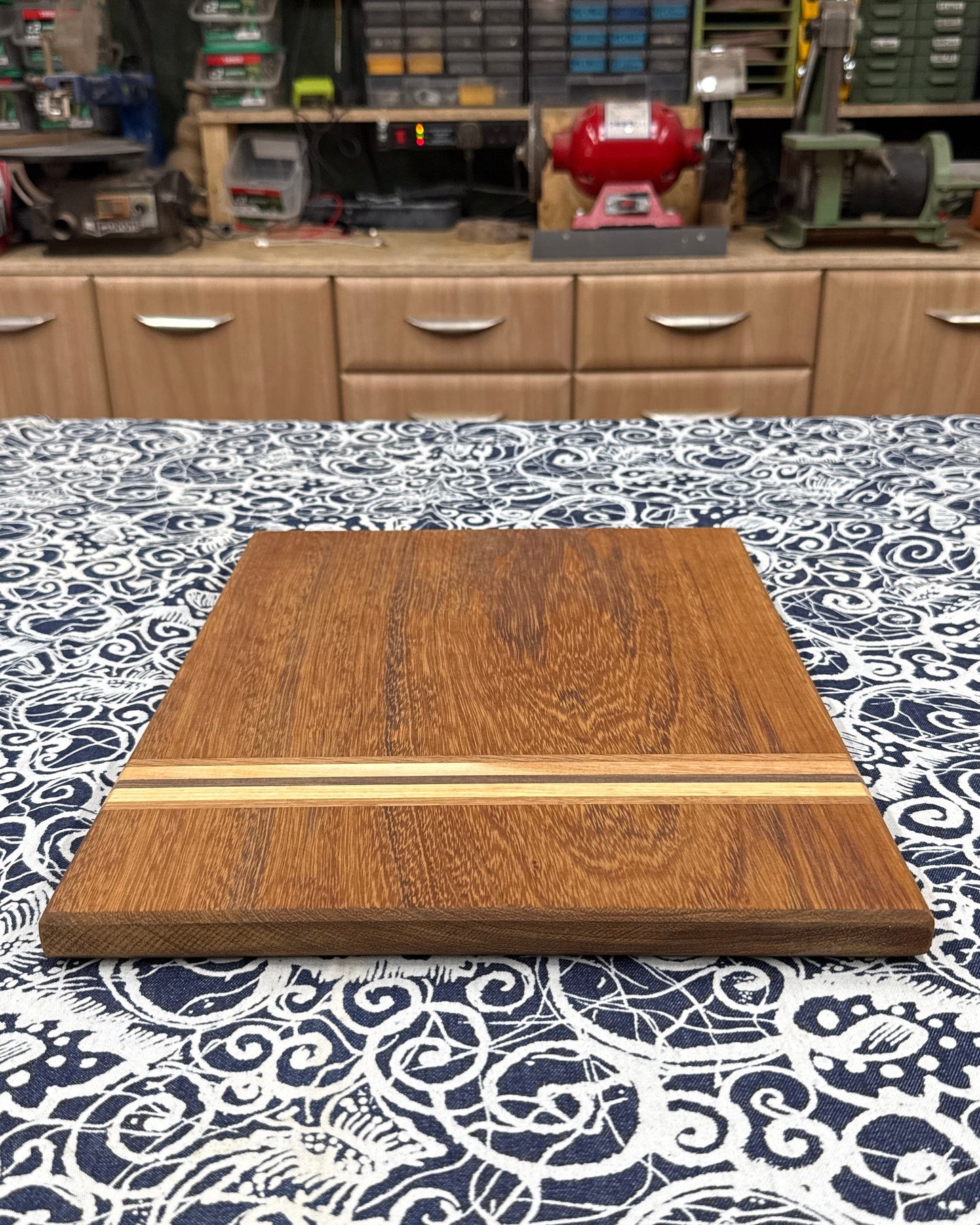 39 x 30 x 2.5 cm - Solid Wood Chopping Board