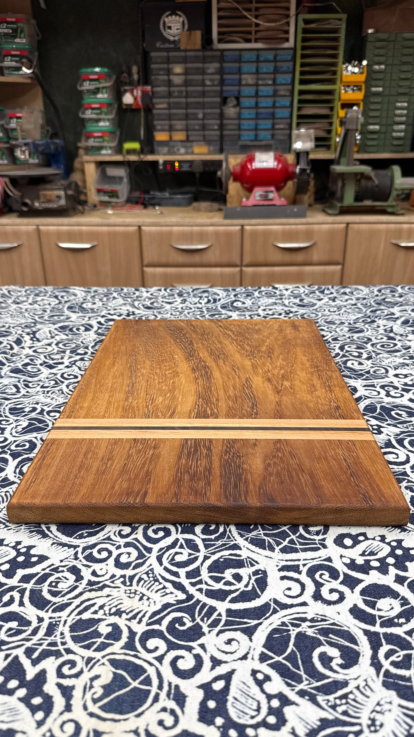 47 x 32 x 2 cm - Solid Wood Chopping Board