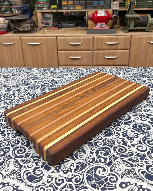50 x 27 x 5 cm - Striped Chopping Board