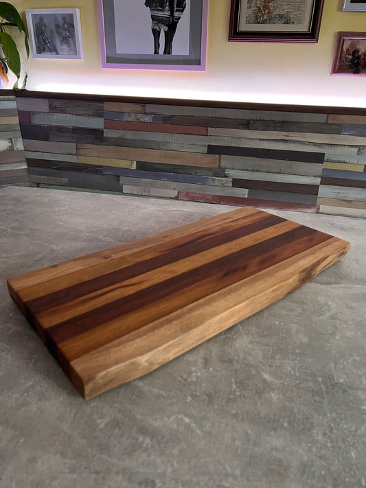 60 x 29 x 4 cm - Live Edge Stripe Chopping Board