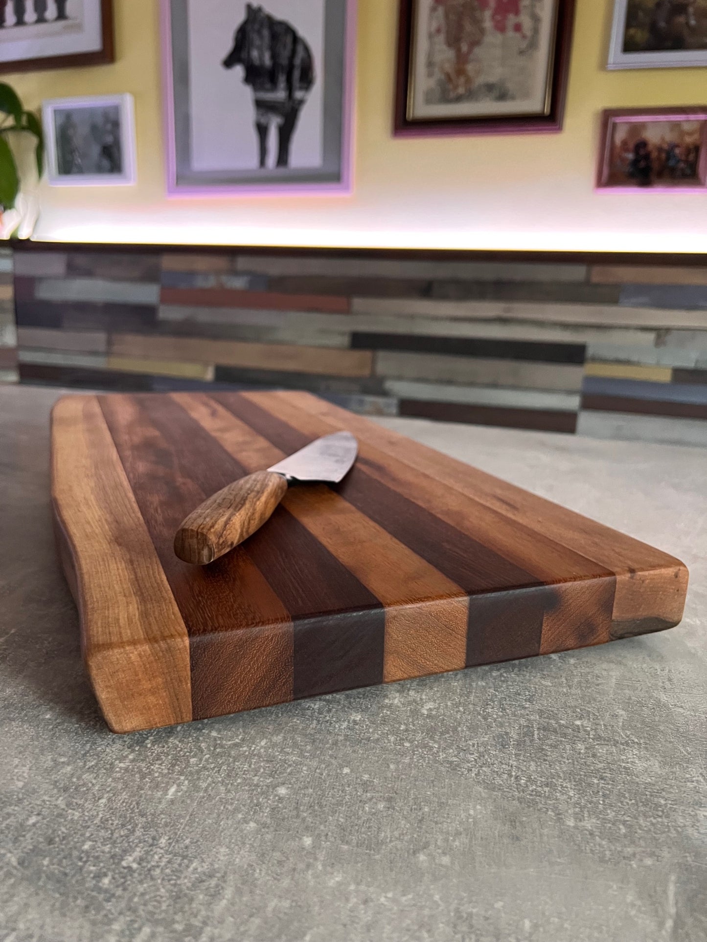 60 x 29 x 4 cm - Live Edge Stripe Chopping Board