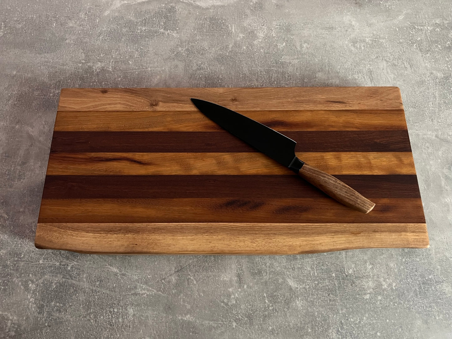 60 x 29 x 4 cm - Live Edge Stripe Chopping Board