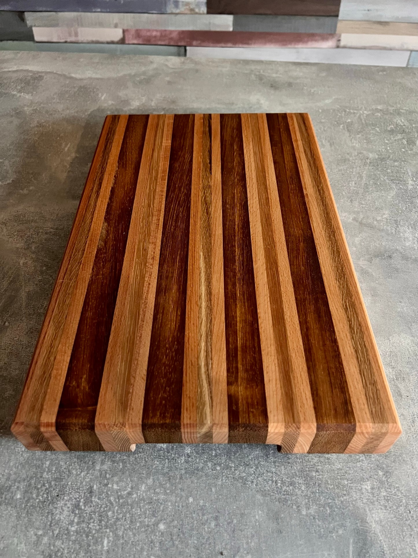 40 x 26 x 5 cm - Striped Chopping Board